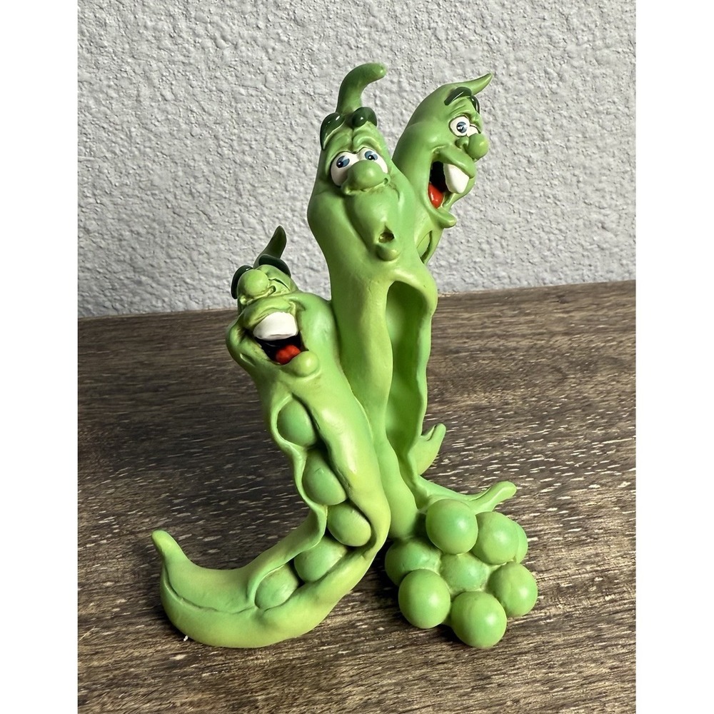 Vintage Giggling Groceries Green Peas Figurine Jack Graham Second Nature Kitsch